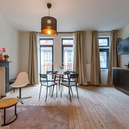 Huswell - Spacious And Warmly Furnished Apartment Ostende