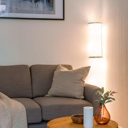 Huswell - Spacious And Warmly Furnished Daire Oostende