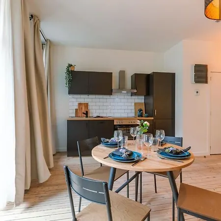 Huswell - Spacious And Warmly Furnished Daire *